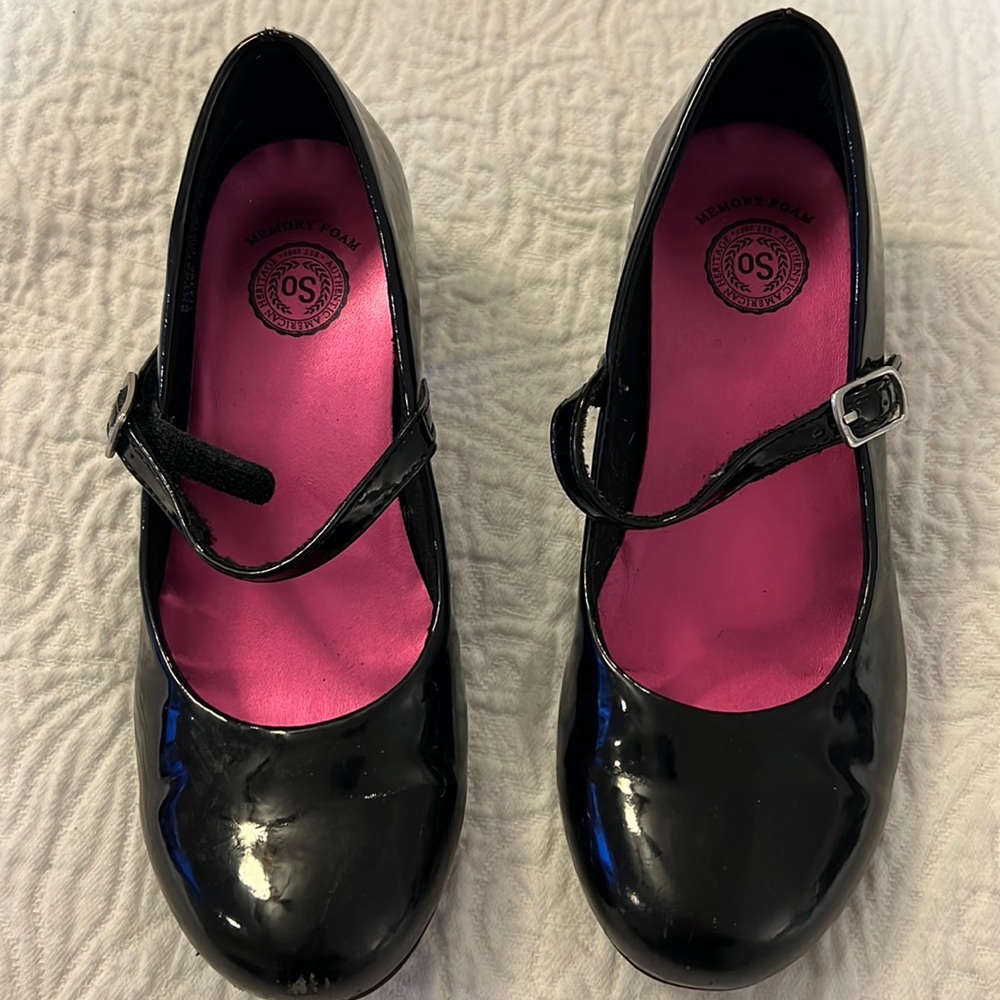 Black patent leather shoes